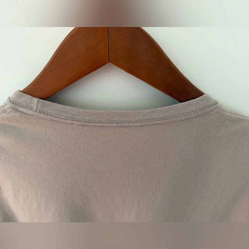 GUESS Logo Woman’s Top Tee Shirt Tan Beige Short Sleeve Tee  %100 Cotton  Size S